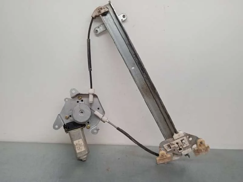 Elevalunas Delantero Derecho para Nissan Almera (N15)