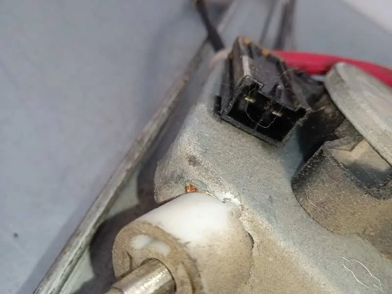 Elevalunas Delantero Derecho para Nissan Almera (N15)