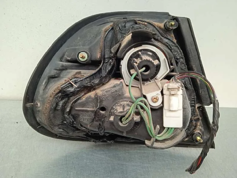 Piloto Trasero Derecho para Nissan Almera (N15)