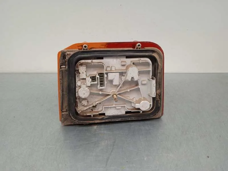 Piloto Trasero Derecho para Peugeot 205 Berlina