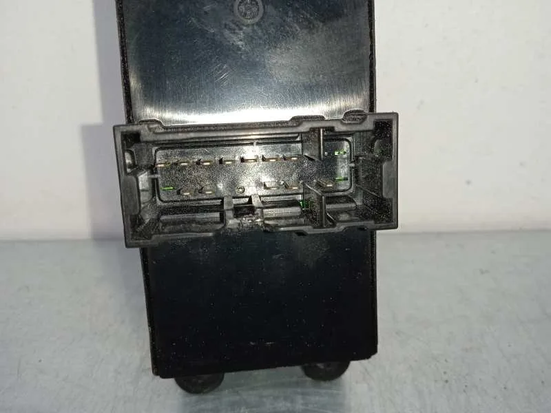 Mando Elevalunas Delantero Izquierdo para Nissan Primera Berlina (P12)