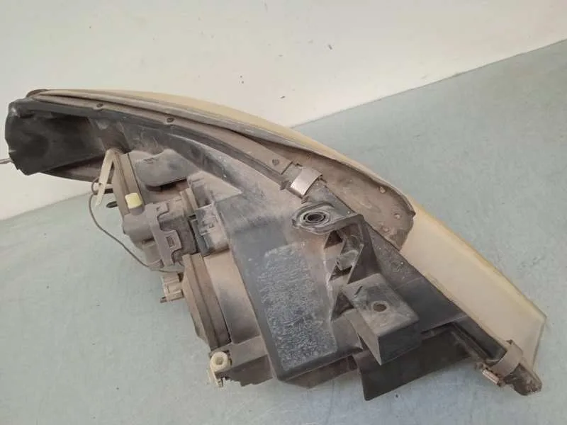 Faro Izquierdo para Nissan Primera Berlina (P12)