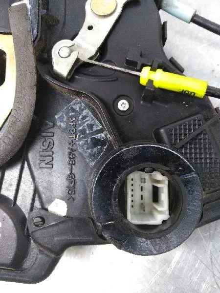 Cerradura Puerta Delantera Derecha para Toyota Corolla (E12)