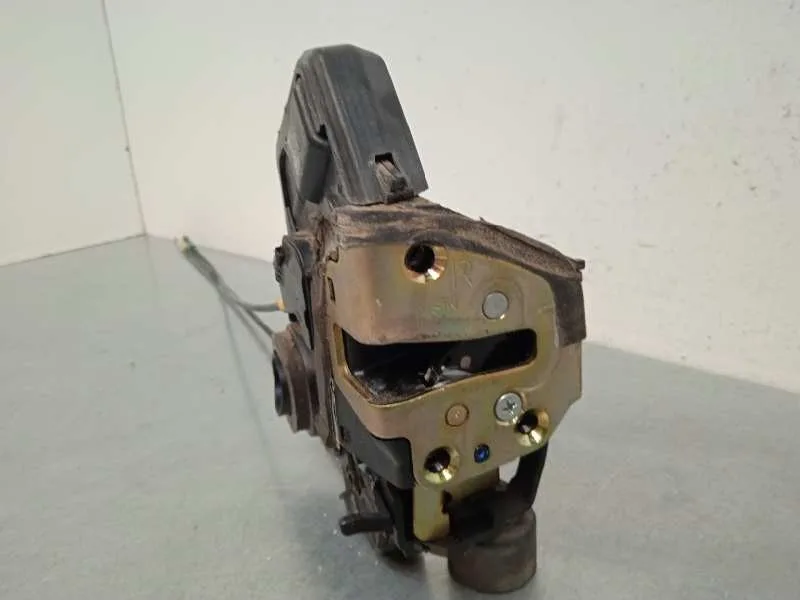 Cerradura Puerta Trasera Derecha para Toyota Corolla (E12)