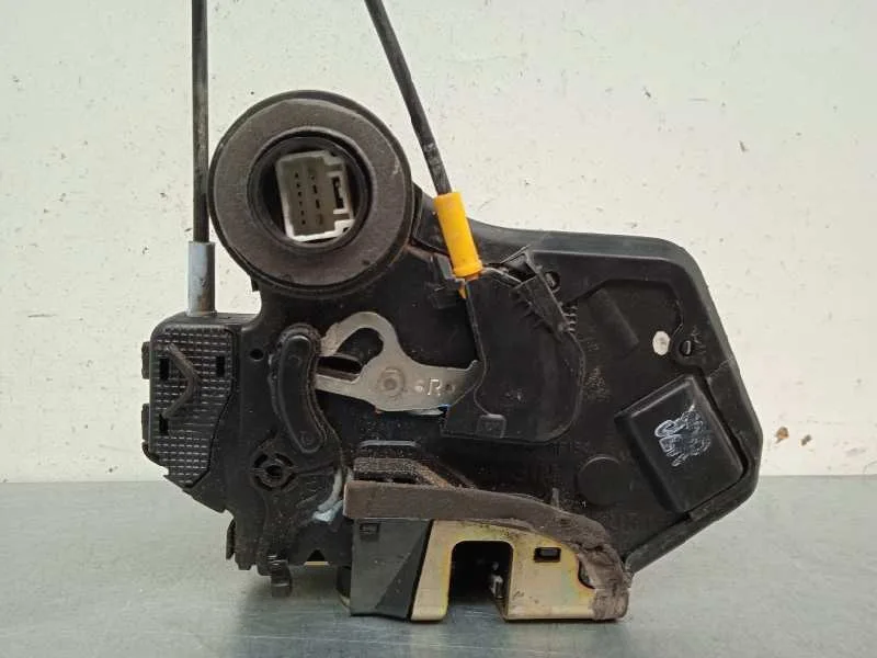 Cerradura Puerta Trasera Derecha para Toyota Corolla (E12)
