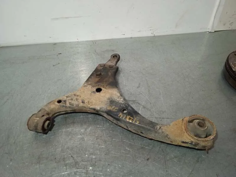 Brazo Suspension Inferior Delantero Izquierdo para Kia Carens (Un)