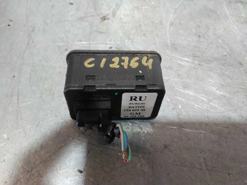 Mando Elevalunas Delantero Izquierdo para Opel Corsa C