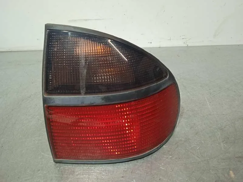 Piloto Trasero Derecho para Renault Laguna (B56)