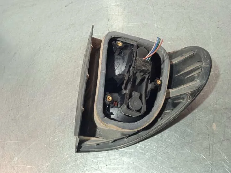 Piloto Trasero Derecho para Renault Laguna (B56)