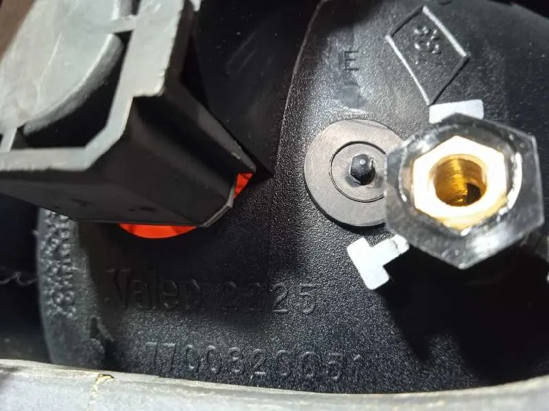 Piloto Trasero Derecho para Renault Laguna (B56)