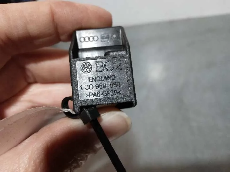 Mando Elevalunas Trasero Izquierdo para Volkswagen Passat Berlina (3B2)