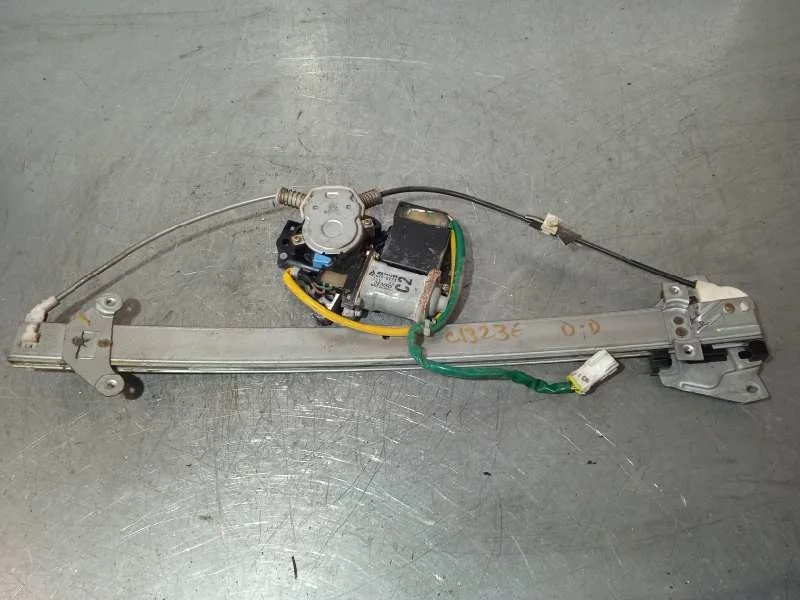 Elevalunas Delantero Derecho para Mitsubishi Space Runner (N60)