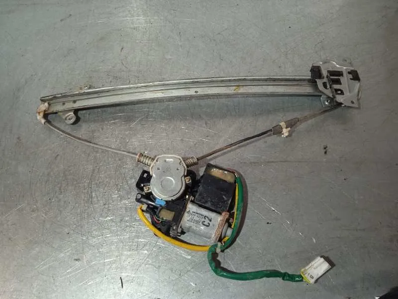 Elevalunas Delantero Derecho para Mitsubishi Space Runner (N60)