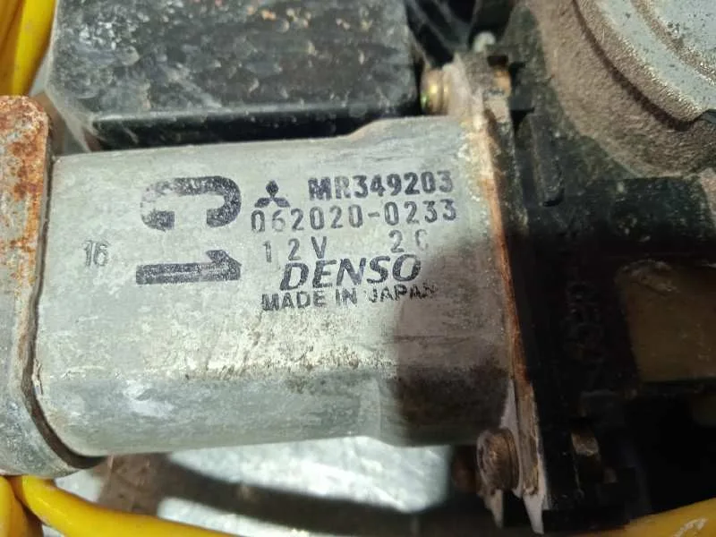 Elevalunas Delantero Izquierdo para Mitsubishi Space Runner (N60)