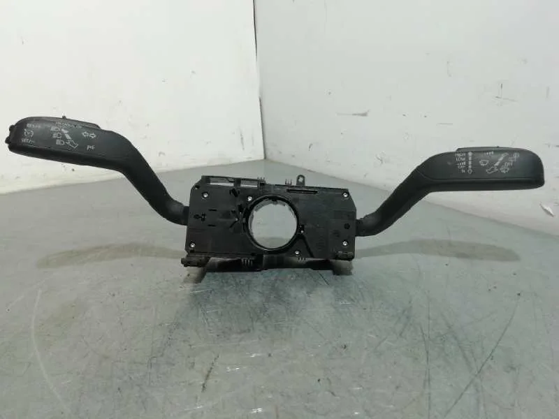 Mando Multifuncion para Seat Ibiza (6J5)