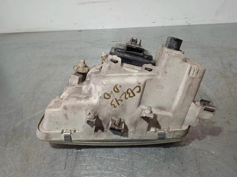 Faro Derecho para Volkswagen Polo Berlina (6N1)