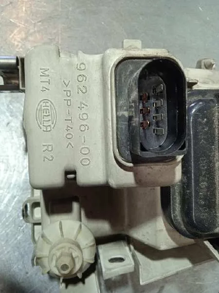Faro Derecho para Volkswagen Polo Berlina (6N1)
