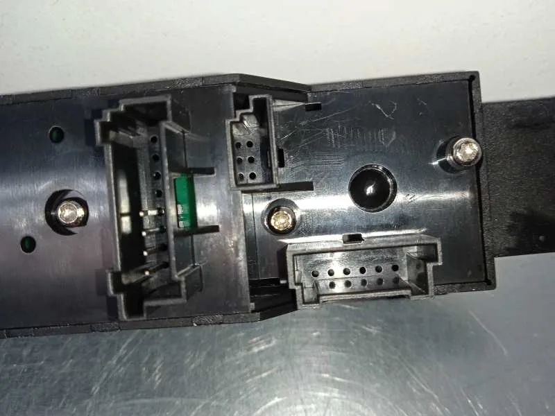 Mando Elevalunas Delantero Izquierdo para Mercedes-Benz Sprinterii Caja Cerrada (Desde 01.06)