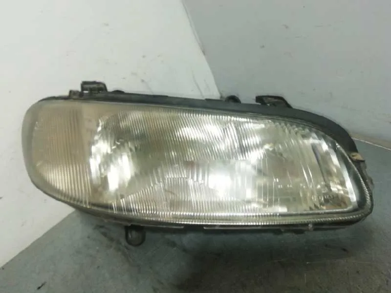Faro Derecho para Opel Omega B