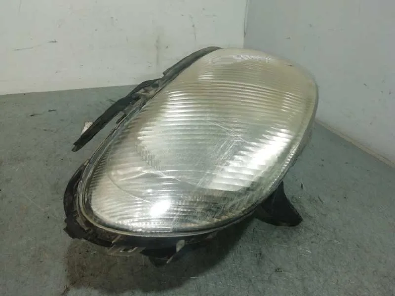 Faro Derecho para Opel Omega B