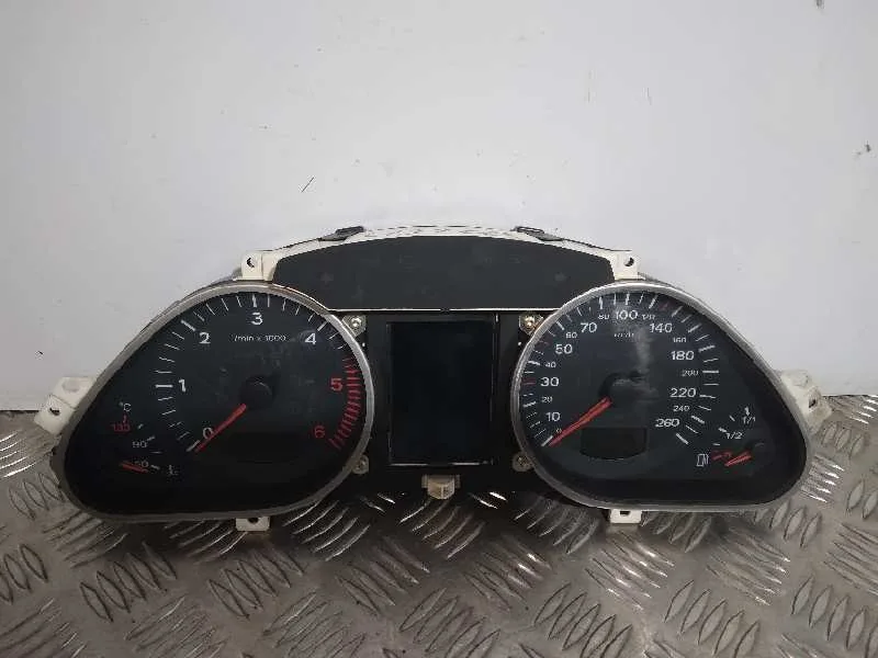 Cuadro Instrumentos para Audi A6 Berlina (4F2)