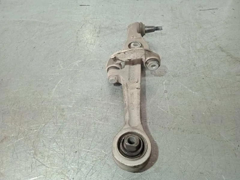 Brazo Suspension Inferior Delantero Derecho para Seat Exeo Berlina (3R2)