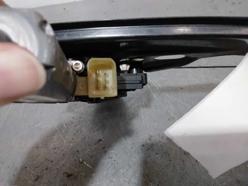 Elevalunas Trasero Derecho para Mercedes-Benz Clase C (W203) Berlina