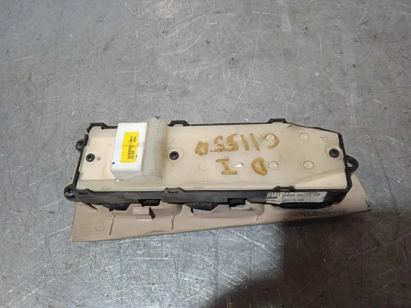 Mando Elevalunas Delantero Izquierdo para Toyota Avensis Berlina (T25)