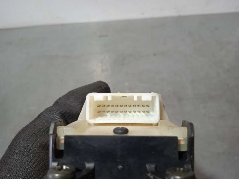 Mando Elevalunas Delantero Izquierdo para Toyota Avensis Berlina (T25)