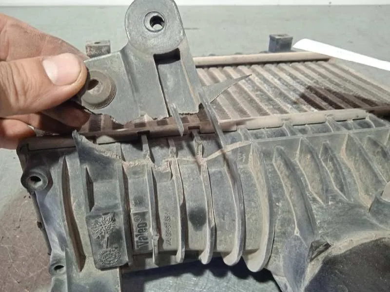 Intercooler para Toyota Avensis Berlina (T25)