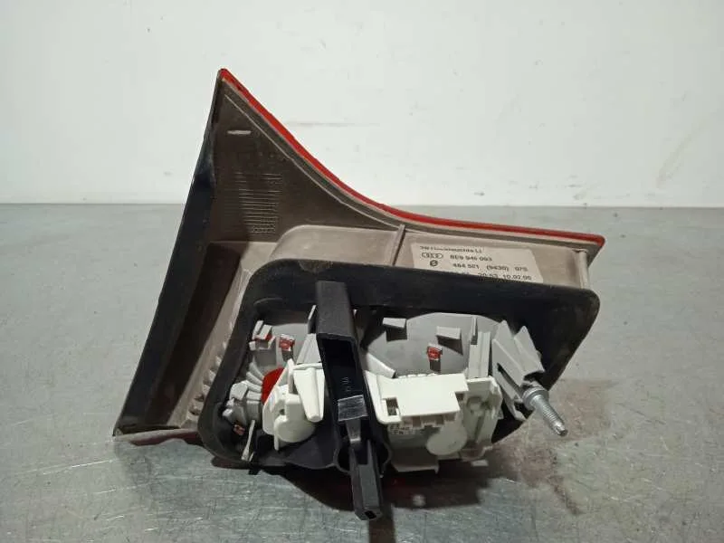Piloto Trasero Izquierdo Interior para Audi A4 Avant (8E)