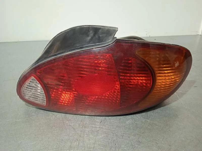 Piloto Trasero Derecho para Hyundai Lantra Berlina (Rd)