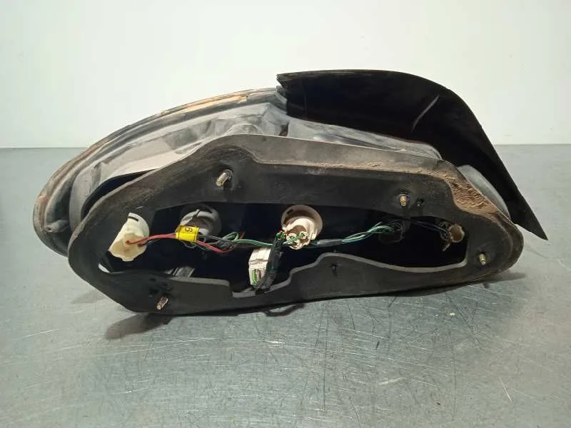 Piloto Trasero Derecho para Hyundai Lantra Berlina (Rd)