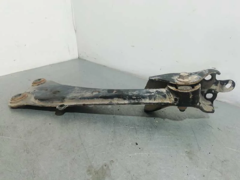 Brazo Suspension Inferior Trasero Derecho para Toyota Rav 4 (A3)