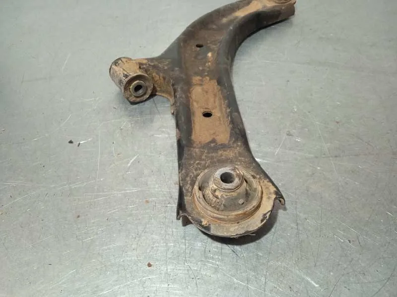 Brazo Suspension Inferior Delantero Derecho para Nissan Nv 200 (M20)