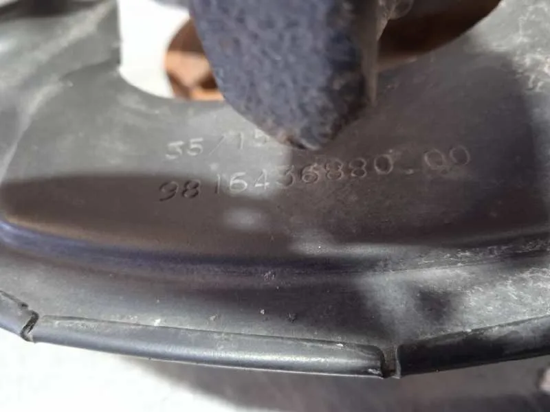 Mangueta Delantera Izquierda para Peugeot 308
