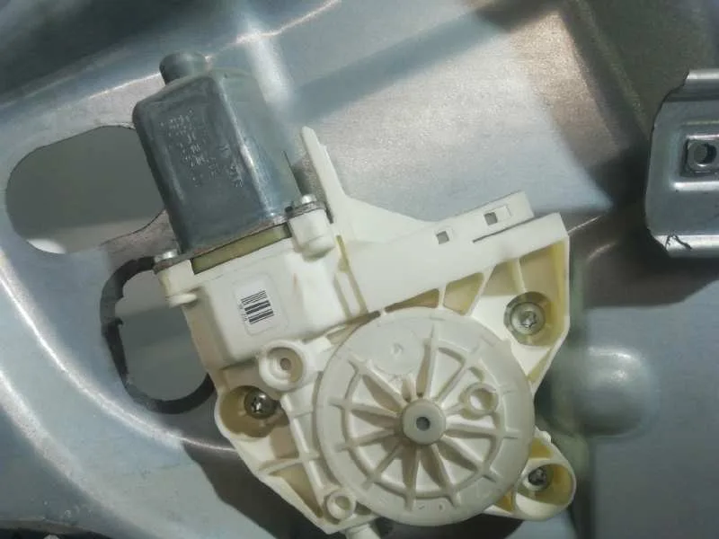 Elevalunas Delantero Derecho para Ford Focus Lim. (Cb4)