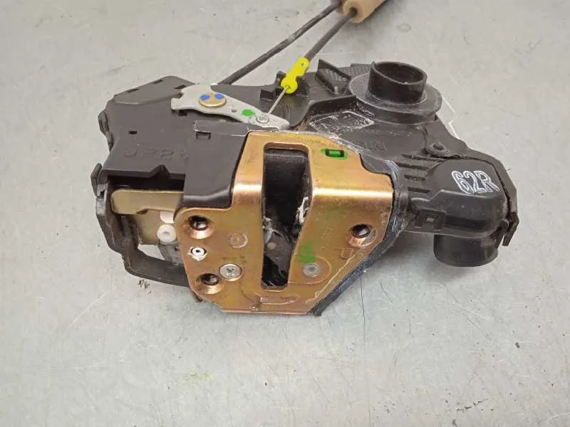 Cerradura Puerta Delantera Derecha para Toyota Corolla (E12)