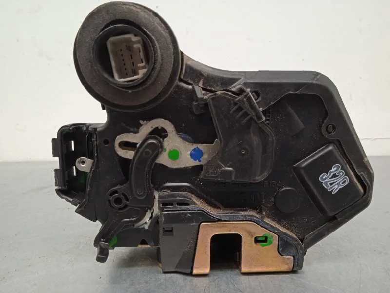 Cerradura Puerta Trasera Derecha para Toyota Corolla (E12)
