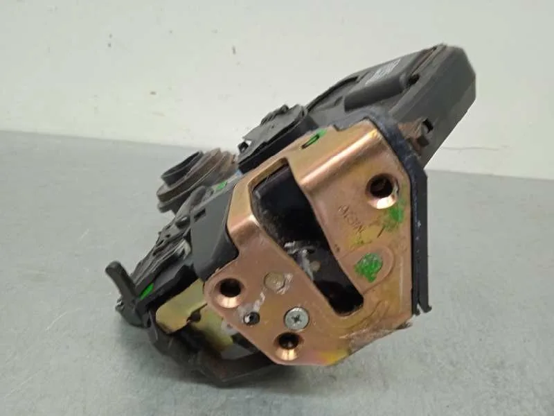 Cerradura Puerta Trasera Derecha para Toyota Corolla (E12)