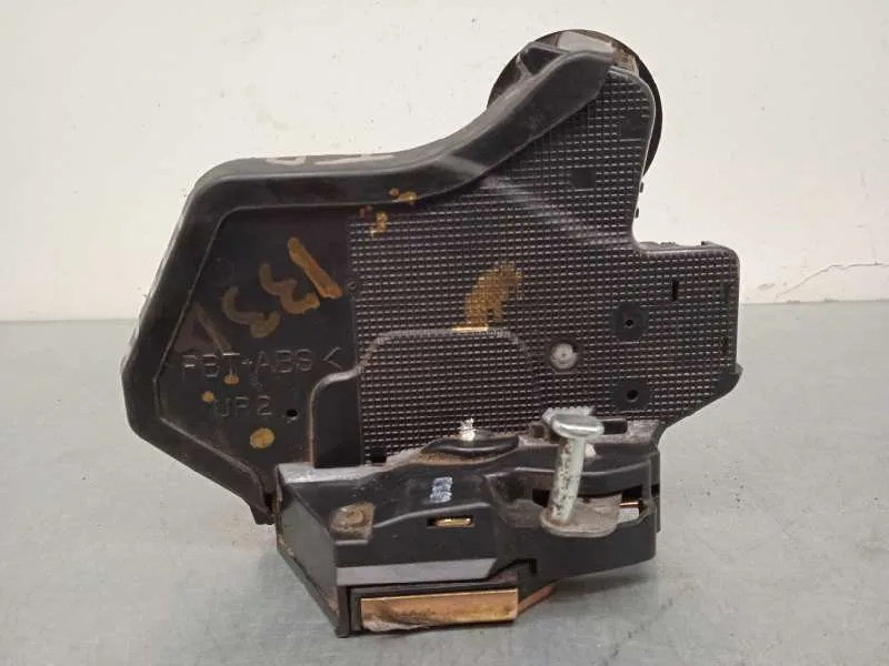 Cerradura Puerta Trasera Derecha para Toyota Corolla (E12)
