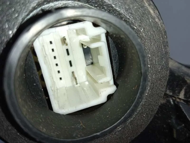 Cerradura Puerta Trasera Derecha para Toyota Corolla (E12)