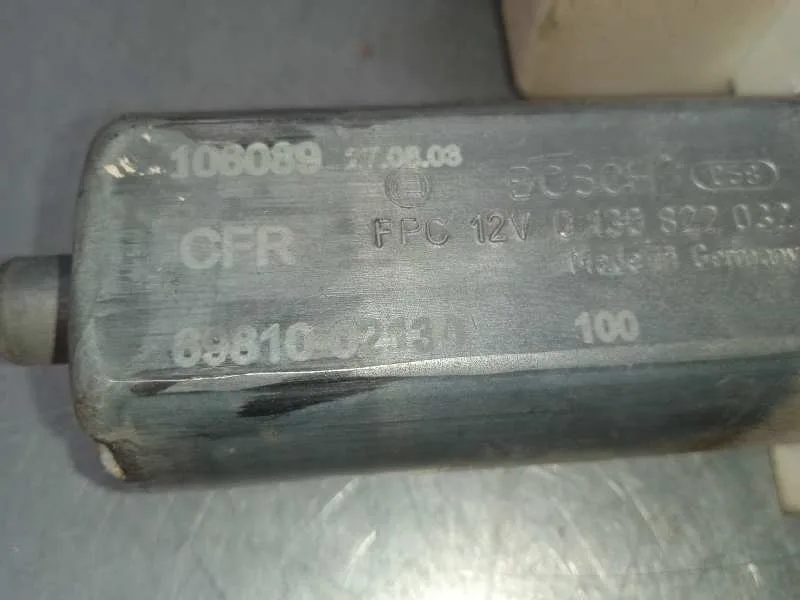 Elevalunas Delantero Derecho para Toyota Corolla (E12)