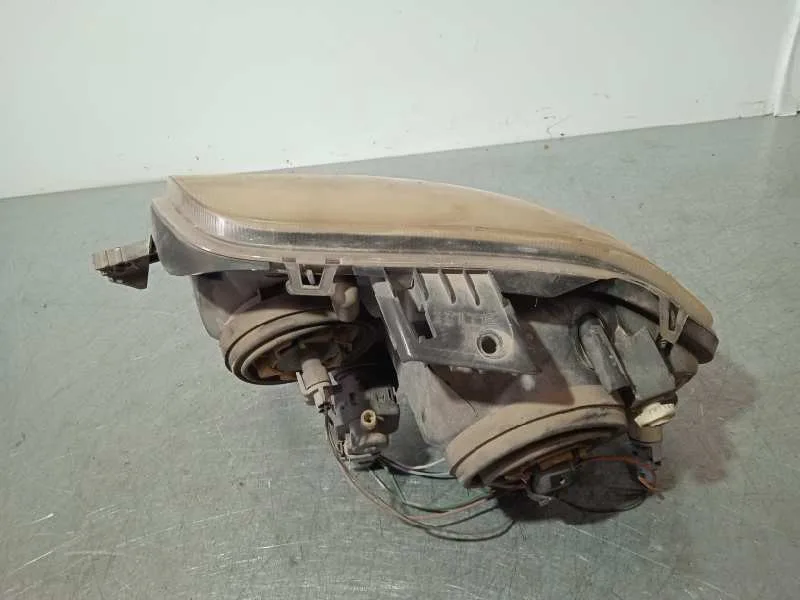 Faro Derecho para Renault Clio Ii Fase I (B/Cbo)