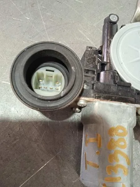 Elevalunas Trasero Izquierdo para Toyota Prius (Nhw20)