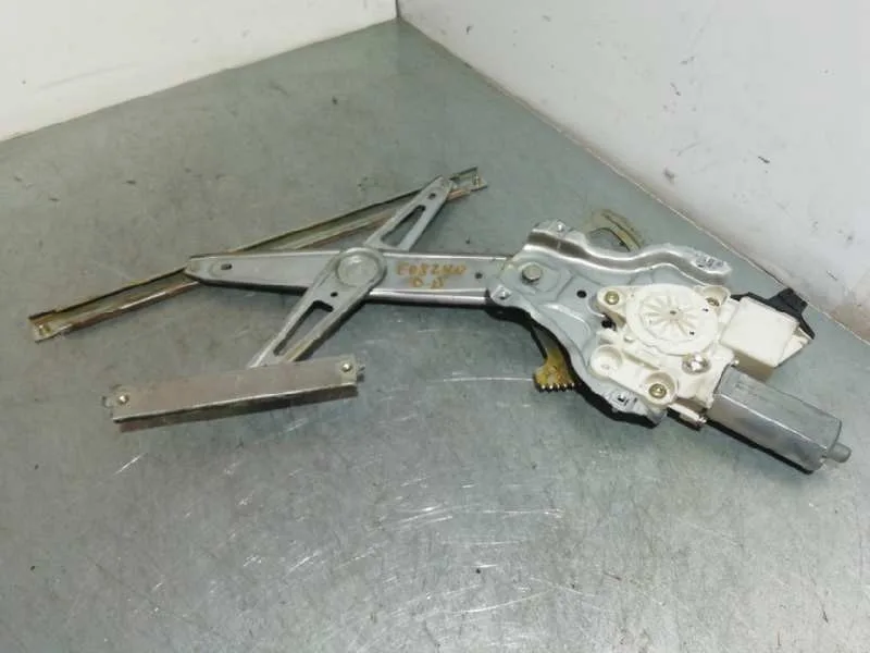 Elevalunas Delantero Derecho para Toyota Corolla (E12)