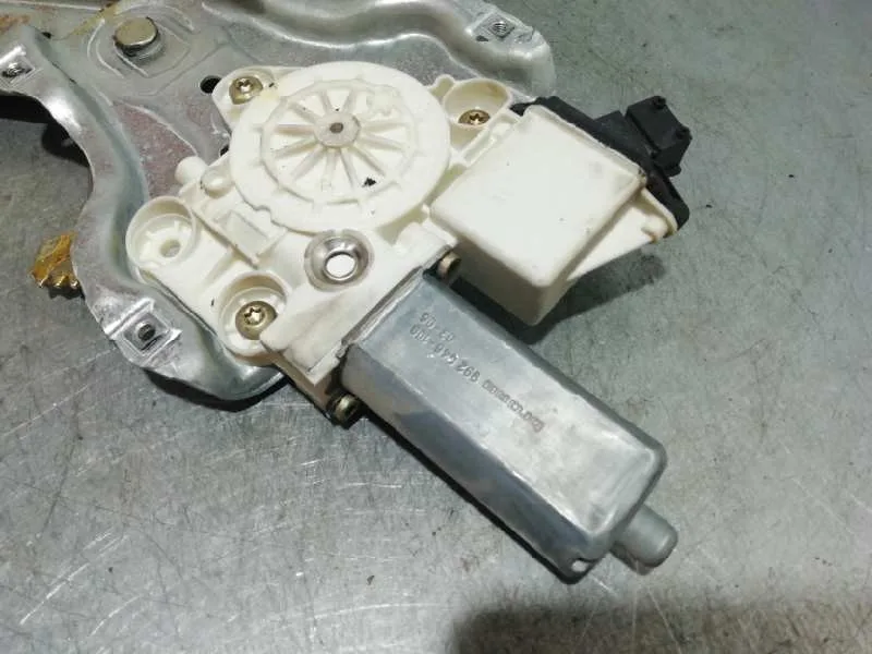 Elevalunas Delantero Derecho para Toyota Corolla (E12)