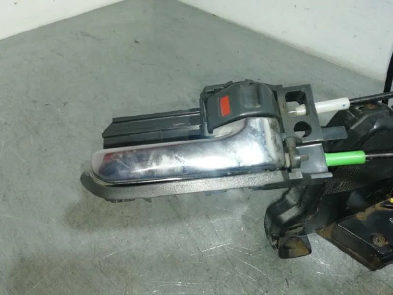 Cerradura Puerta Delantera Derecha para Toyota Corolla (E12)