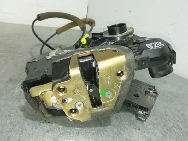 Cerradura Puerta Delantera Derecha para Toyota Corolla (E12)