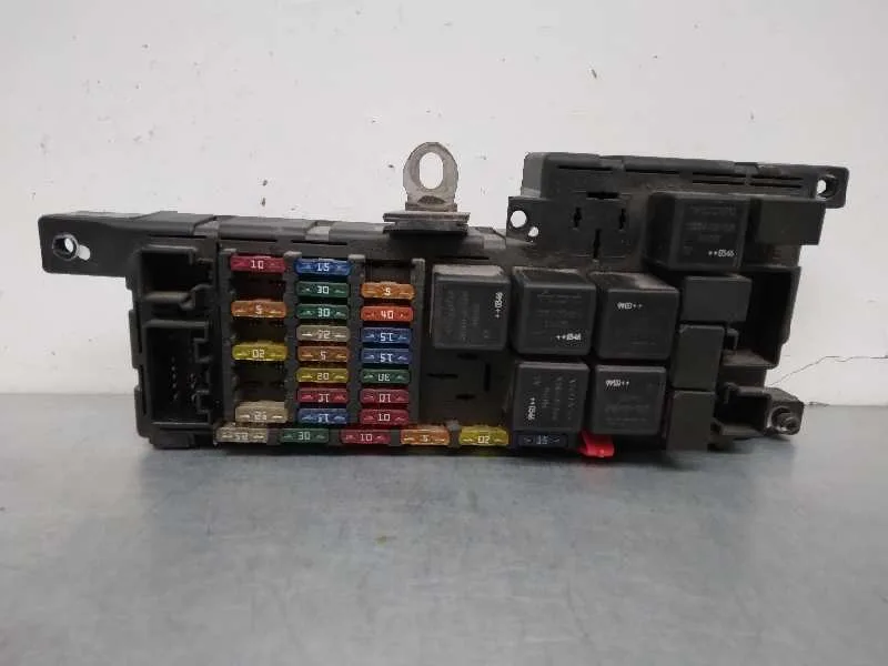 Caja Reles / Fusibles para Volvo Xc90